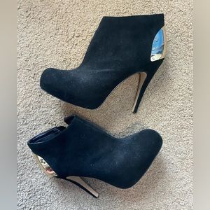 DOLCE VITA suede heels with gold accent (size 8.5)
